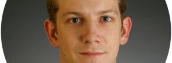 Doug Ticus conquista a certificação MRICS