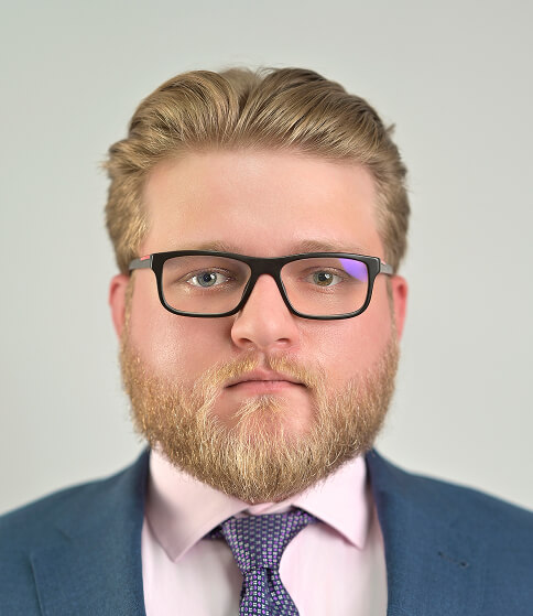 professional headshot of luciano foti